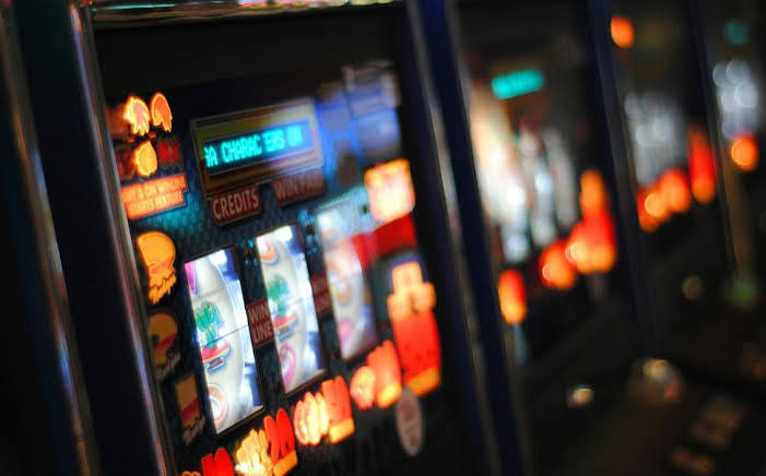 Exploring Online Slot Games: Features, Strategies, and Responsible Play